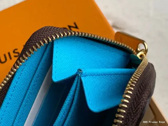 AAA Replica Ru VUITTON LOUIS ZIPPY COIN PURSE 0522